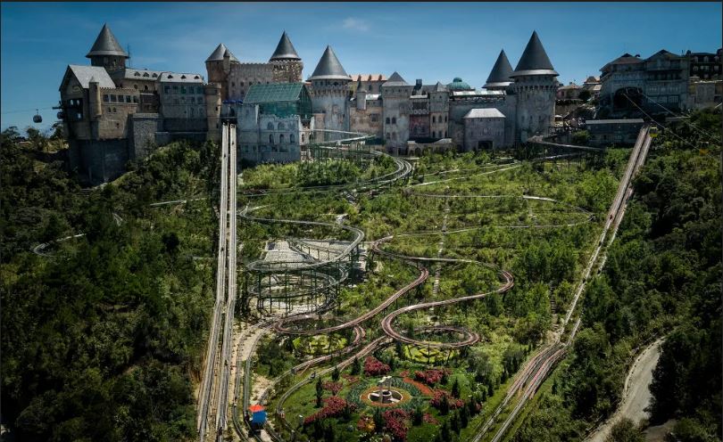 Sun World Ba Na Hills ­– Café Violet - Bật mí địa điểm check-in độc đáo chốn Bồng Lai Tiên Cảnh